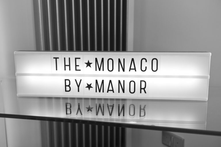 MANOR_1080-768×511